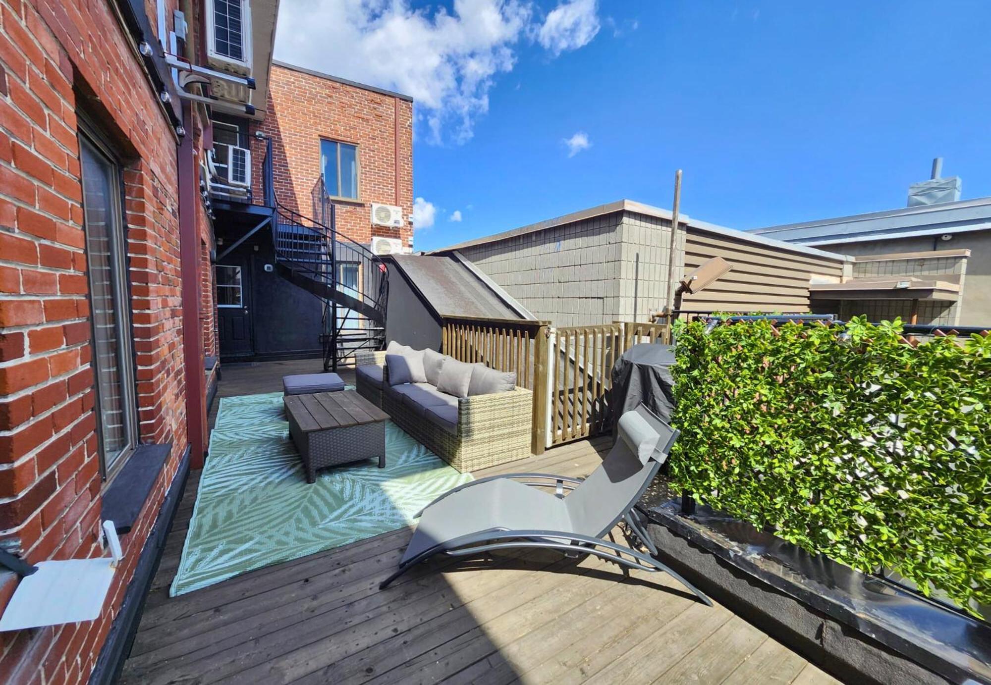Liv Mtl Soho Aparthotel